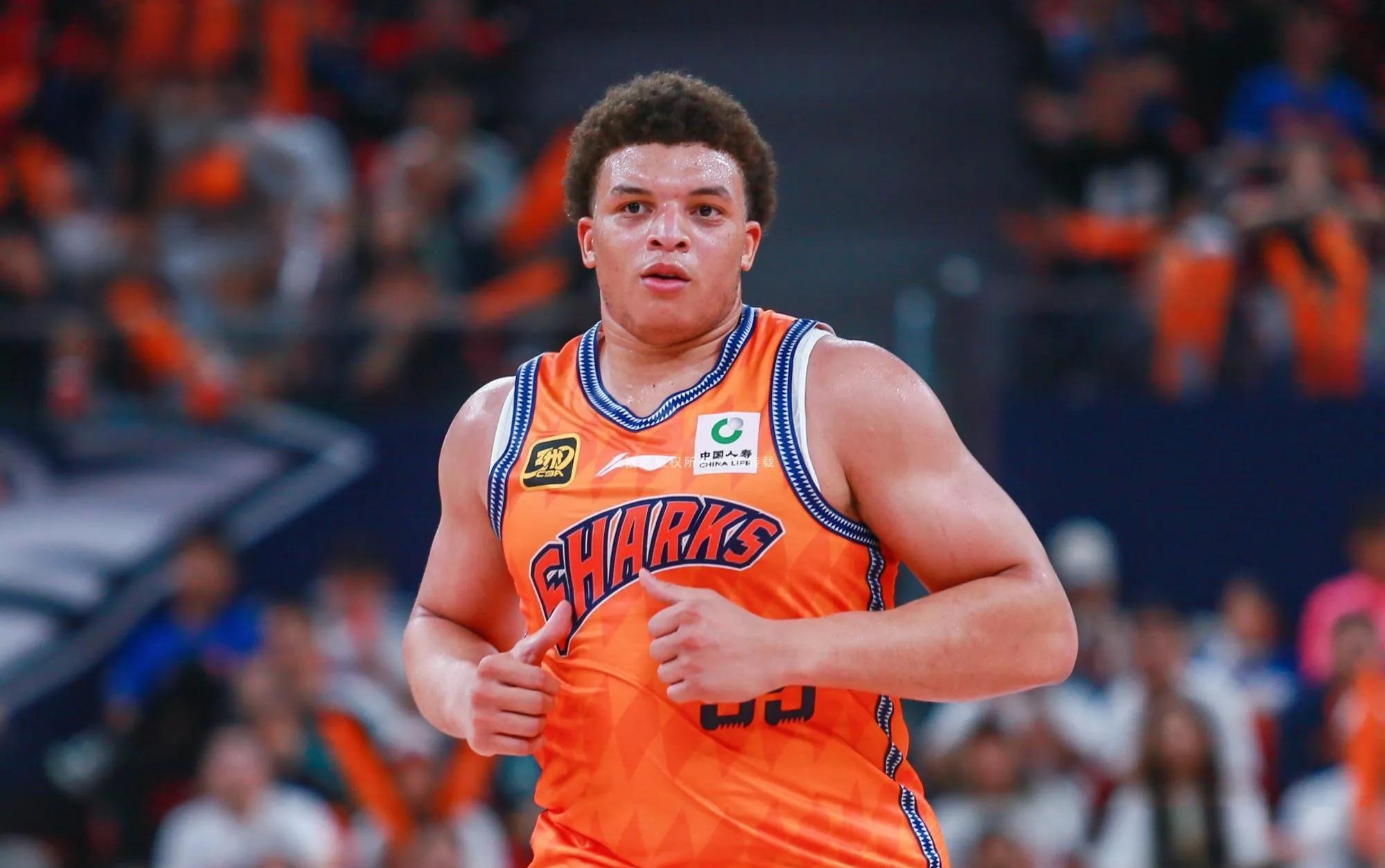 新奥尔良鹈鹕训练开放日，冲刺阶段战术微调引欢呼，CBA季后赛在即，年轻球员得到机会