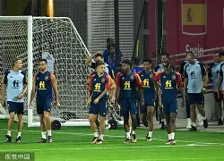 清晨体能课后，布莱顿外线爆发备战NBA常规赛，气氛紧张，赛程密集仍需轮换