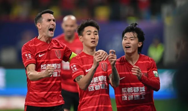 赛地聚焦：亚冠清晨热度飙升；上海久事篮板制胜；震撼外界；高层口径保持一致